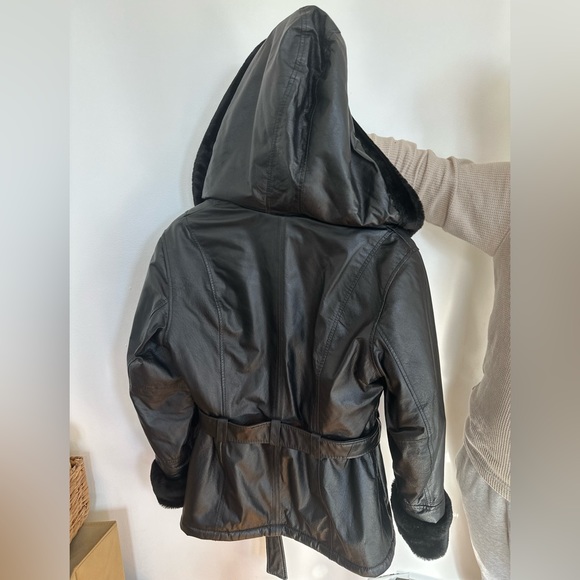 Wilson Leather Jacket: Small. Good condition. Genuine Leather - Picture 3 of 4